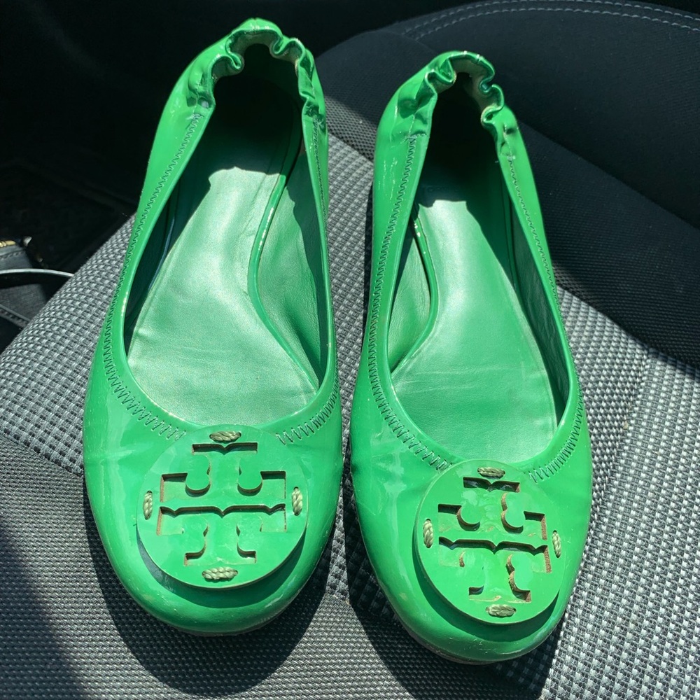‼️Sale‼️Tory Burch Green Patent Leather Flat Sz 8
